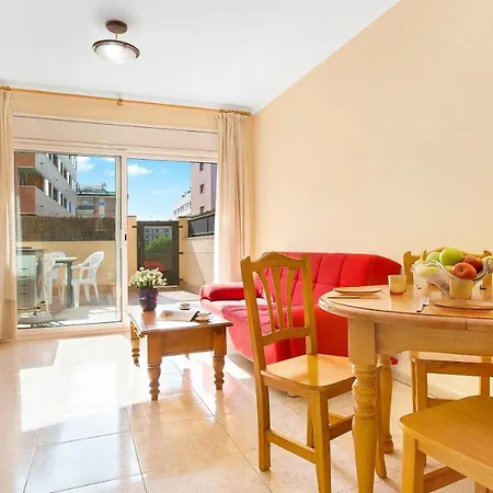 Sleeps 4 * יורט דה מאר