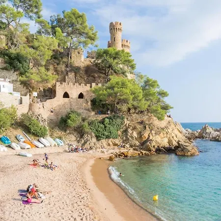 Апартаменти Sleeps 4